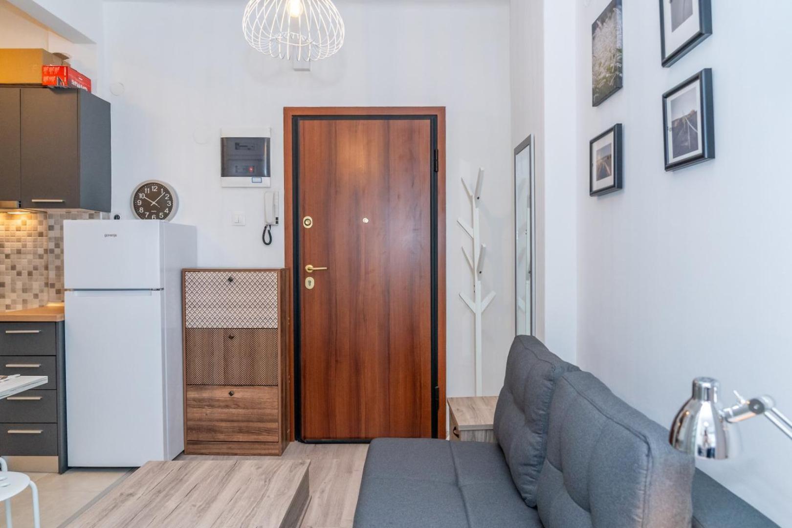 Kosmos Service Apartment Near Turkish Consulat And Saint Dimitrious Church With Additional Cost Parking Thessalonique Extérieur photo