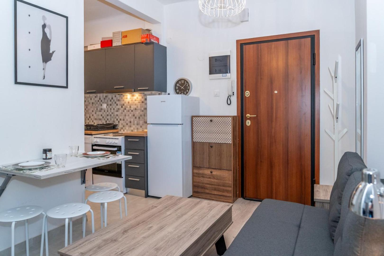 Kosmos Service Apartment Near Turkish Consulat And Saint Dimitrious Church With Additional Cost Parking Thessalonique Extérieur photo