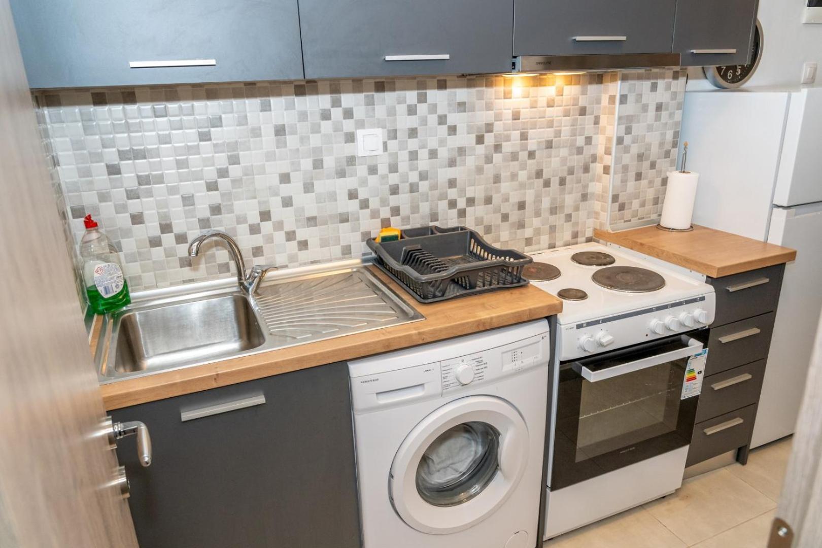 Kosmos Service Apartment Near Turkish Consulat And Saint Dimitrious Church With Additional Cost Parking Thessalonique Extérieur photo